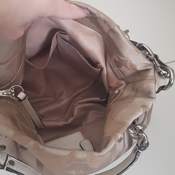 Coach Hobo - Picture 3 of 8